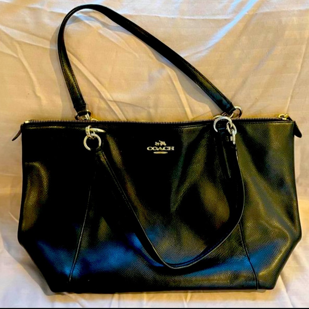 Beautiful like new large Coach leather purse/tote. This has not been used